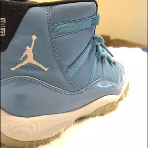 “Pantone” Air Jordan 11